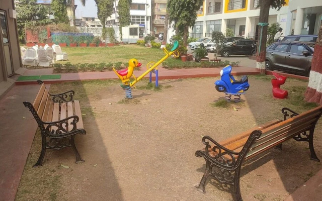 Purple Beds by VITS Daman