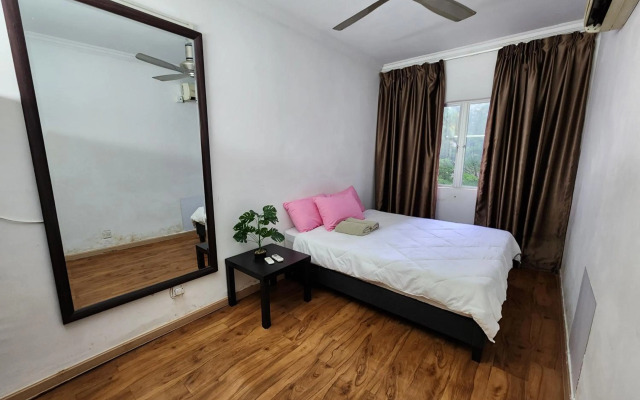 Own Private Jucuzzi POOL inside Sri Petaling Hse