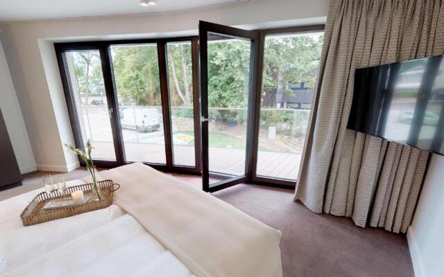 White Pearl Apartment 1.01