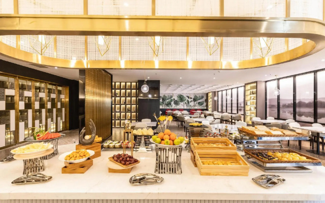 Atour Hotel Wuhan Donghu Yuejiazui