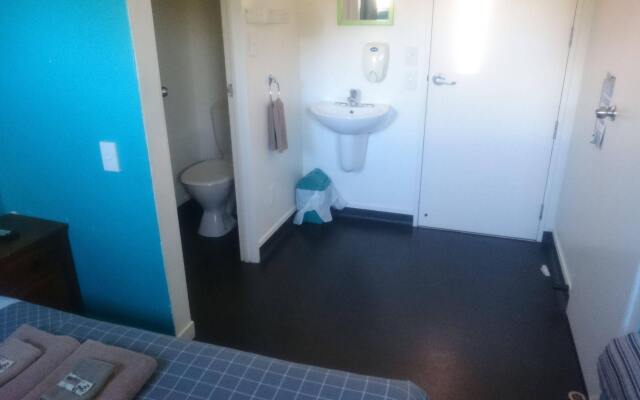 Microtel Lodge Hamilton