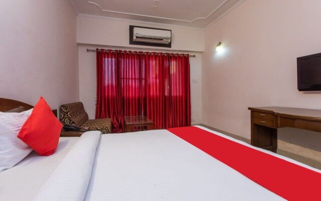 OYO 25042 Vikramaditya Hotel