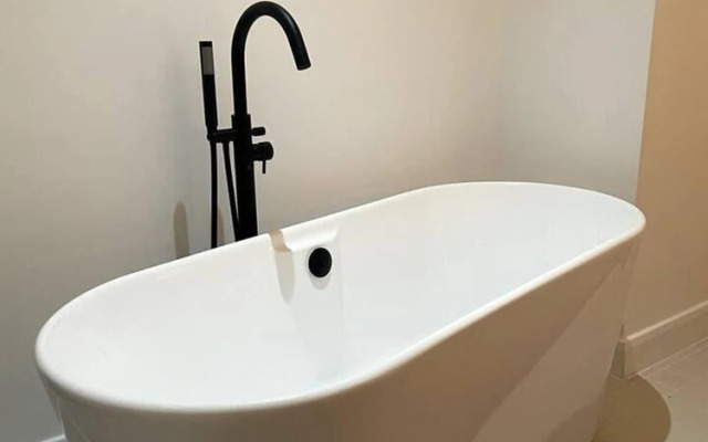 Design led Duplex Apartment in Buzzing Queens Park