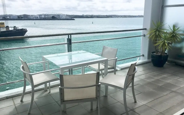 1BR Princes Wharf Seaview Apartment
