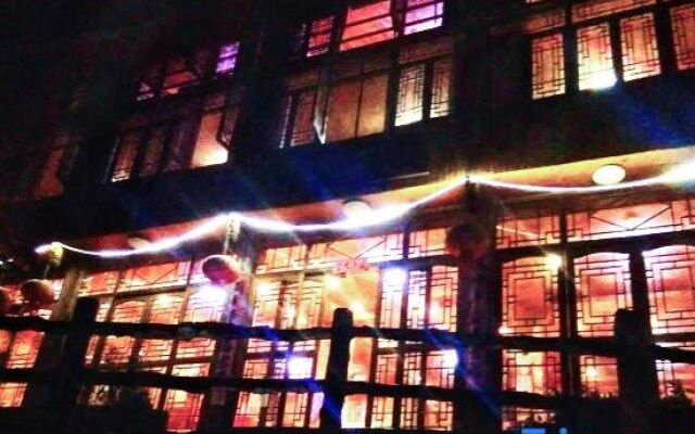 Longji Riyue Building