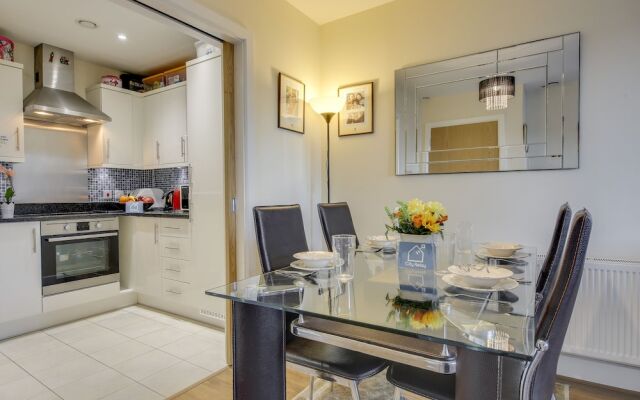 Modern Glenthorne Road Apartment