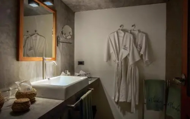 Phandara Luxury Pool Villas