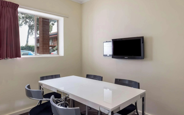 Best Western Plus Service Inn & Suites