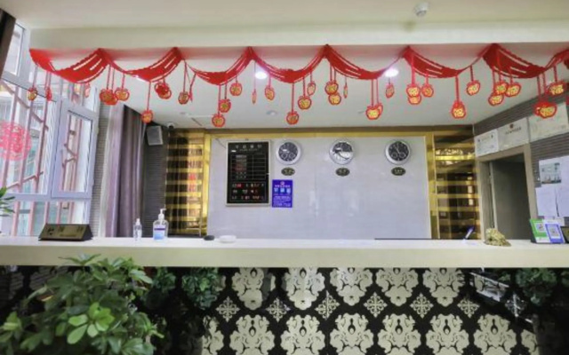 City 118 Chain Hotel
