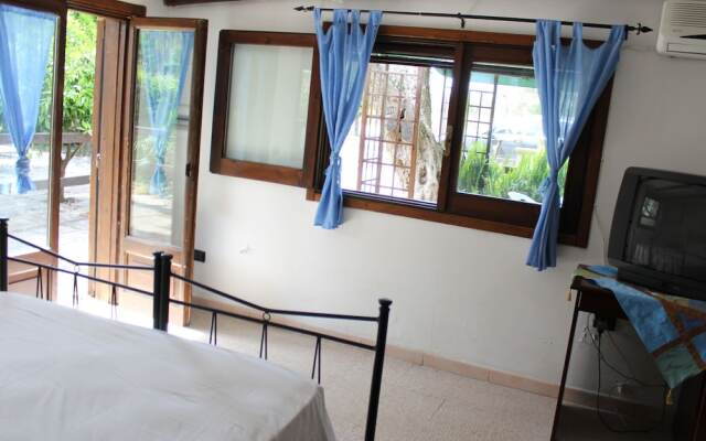 Secluded Holiday Home in Matino With Swimming Pool