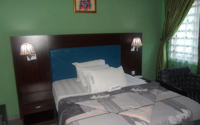 Crownedge Hotel