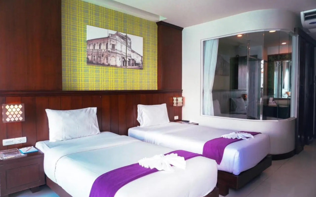 Supicha pool access hotel