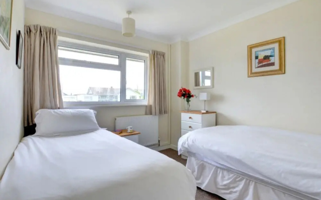 Holiday Home Crescent