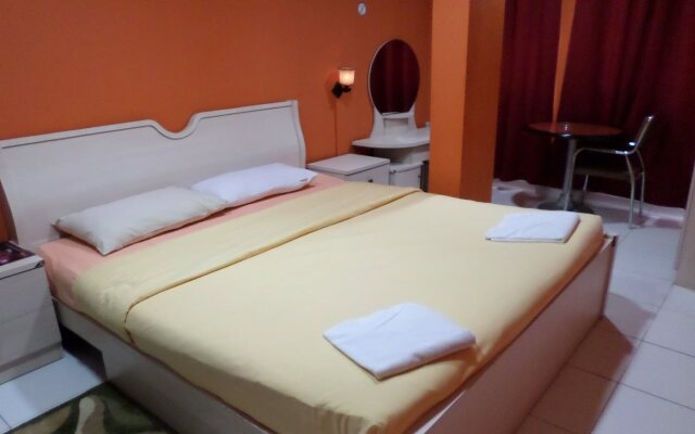 OYO 925 Emirates Hotel