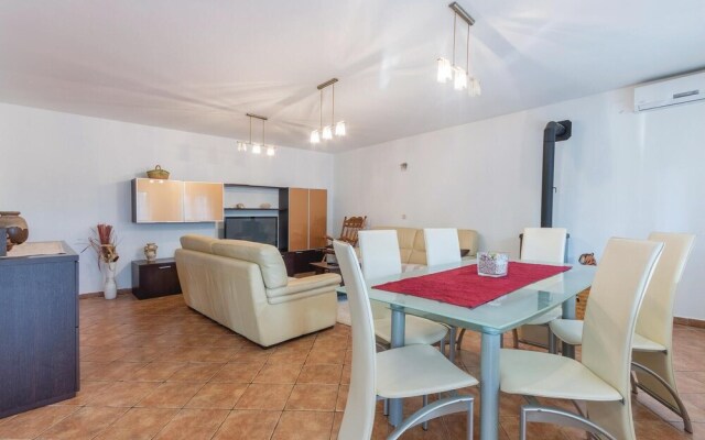 Beautiful Home in Pula With Wifi and 3 Bedrooms