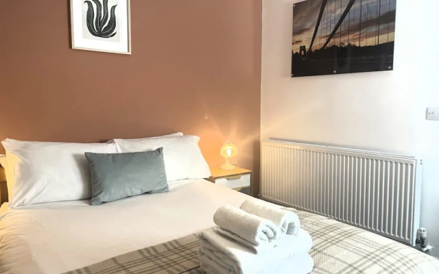 Contemporary Garden Flat in Clifton