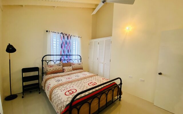 Jhadano Villa 3BR Pool Shuttle 3 Mins to Beach