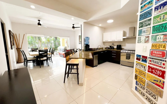 Relajate hermoso jardín y 2 piscinas