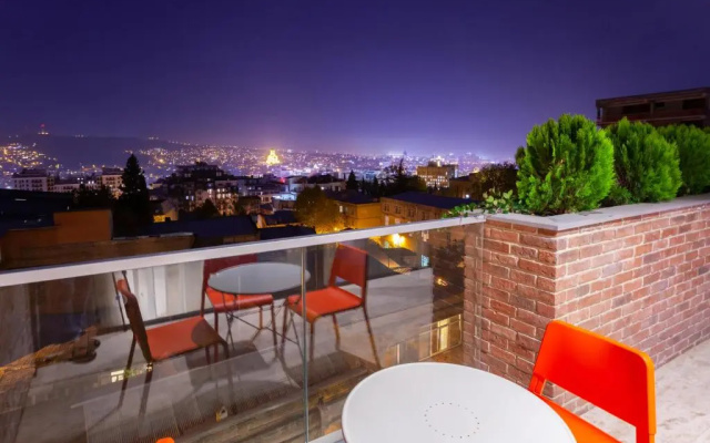 stylish 3BR apt with 2 balconies in historic Tbilisi
