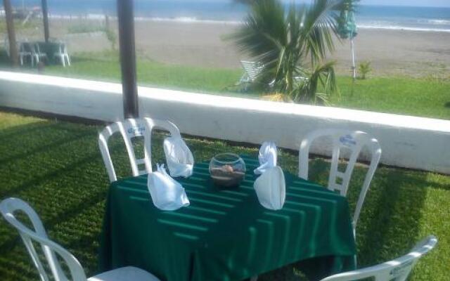 Hotel Arrecife Chachalacas