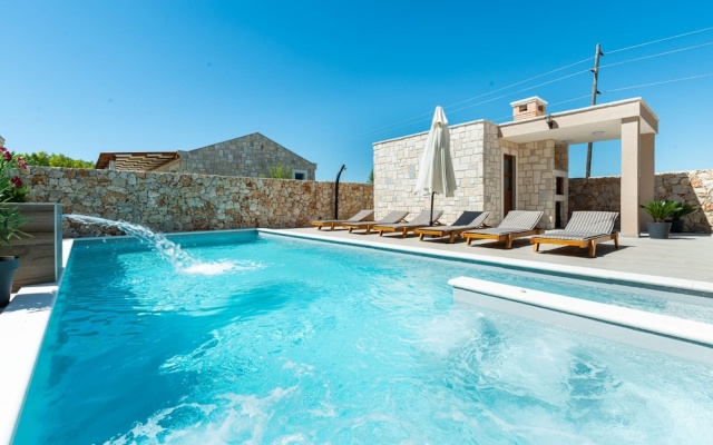 Villa Rea 3 With Heated Pool