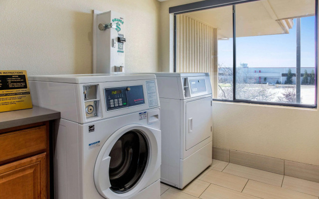 La Quinta Inn & Suites by Wyndham Oakland - Hayward