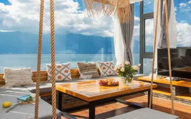 Aishe Honeymoon Seaview Inn