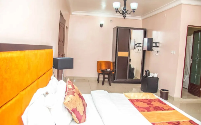 Royal Crest Hotel & Suites