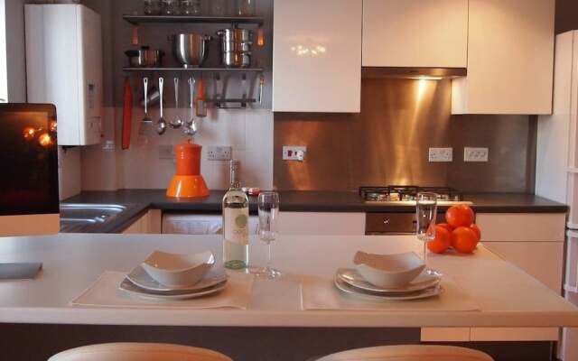 2 Bedroom Apartment With Juliet Balcony