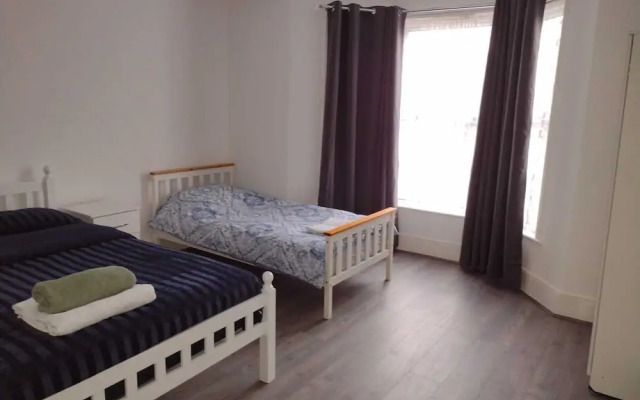 Rayans Lodge Startford