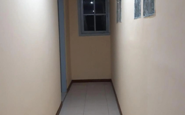 RedDoorz near Istana Plaza 2