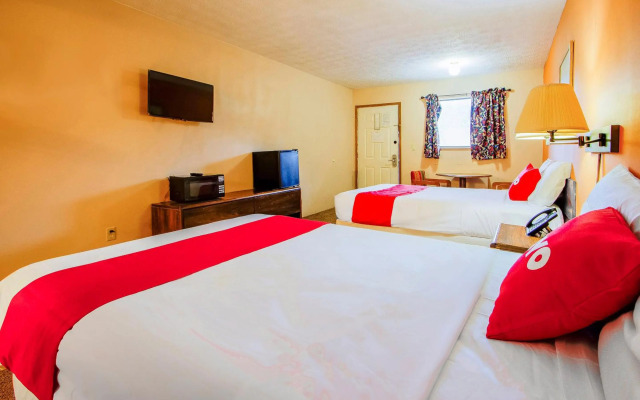 OYO Hotel Chapmanville Inn, WV - Hwy 119