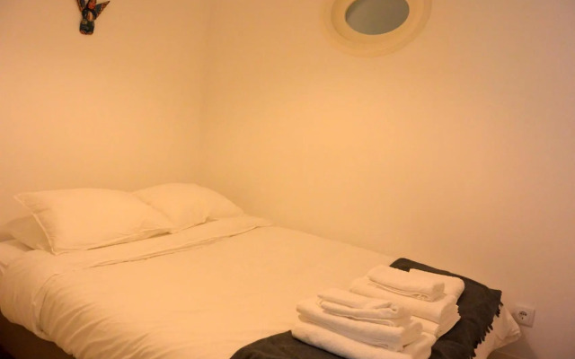 Sostoa Studio Porto, by Flat in Porto