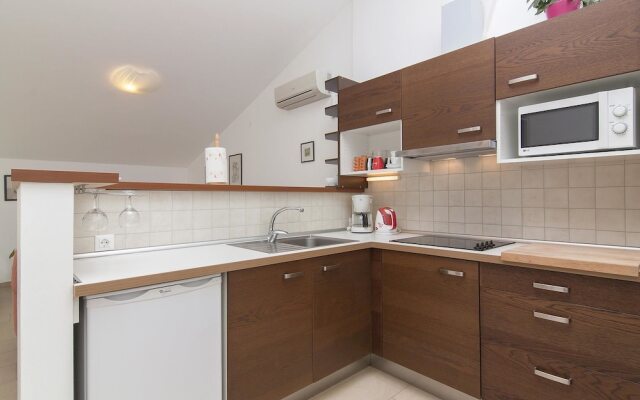 Apartments Levan Ceja