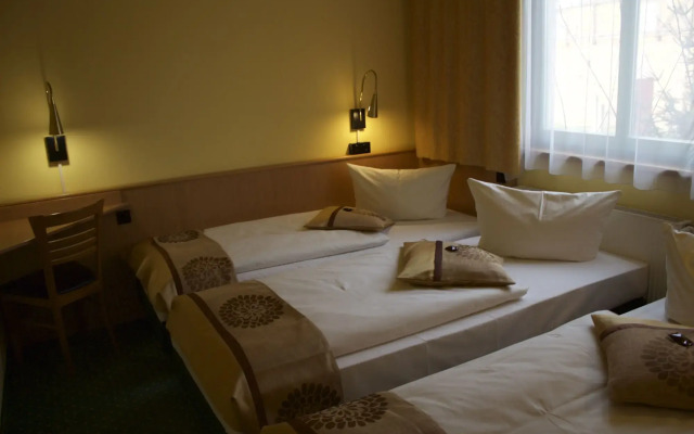 Acron Hotel
