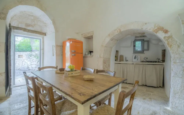 Trullo Grotta Cisternino by Typney