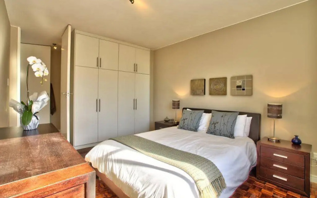 437 St Martini Gardens