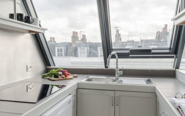 Light-filled Primrose Hill Rooftop Retreat