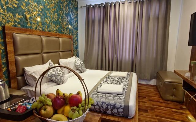 Seven Hills Hotel Srinagar