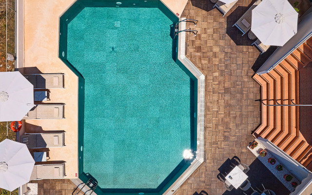 Bella Vista Hotel by Checkin