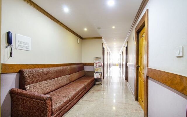 FabExpress Emirates Suites