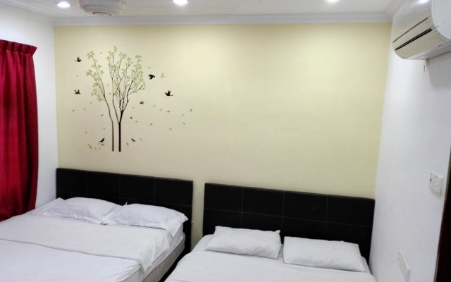 Baan Talay Homestay by the Beach – Guest Rooms – Tanjung Tokong