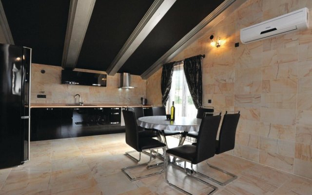 Amazing Home in Kastel Stari With Wifi and 6 Bedrooms