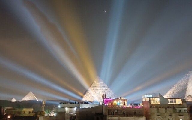 Falcon pyramids inn