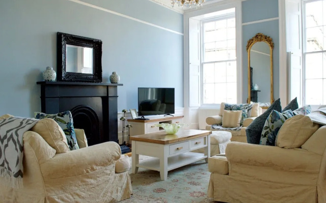 4 Bed Apartment, Sleeps 8-10