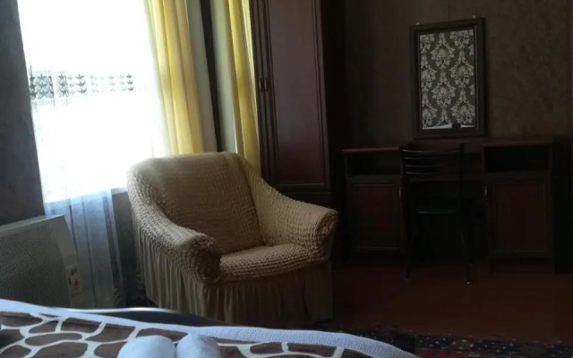Nikoloz Guesthouse