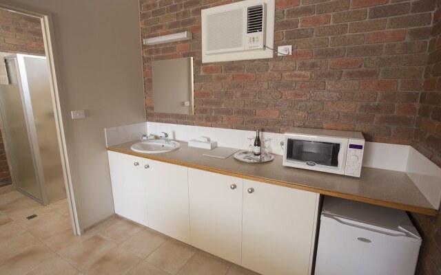 Country City Motor Inn