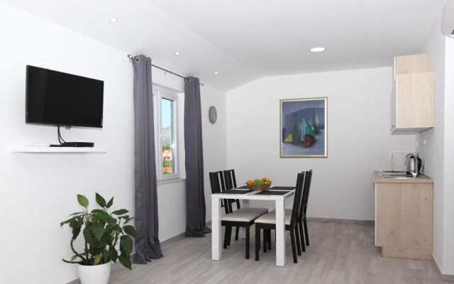 Modern Apartment in Mocici With Terrace