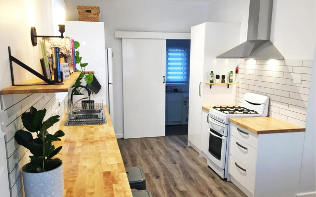 Quick Stroll To The City