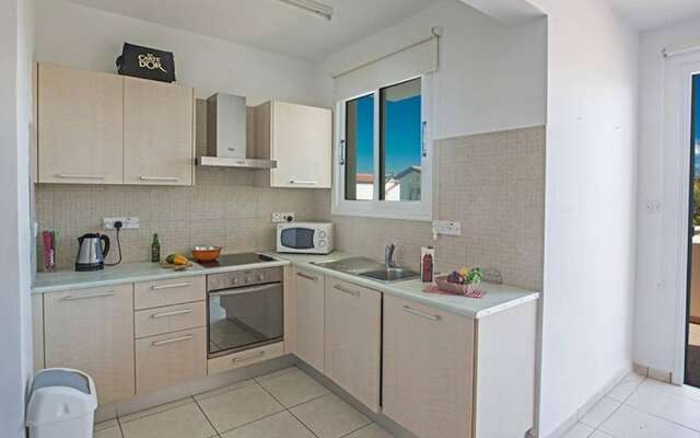 Apt Faye, Beautiful 2bdr Pernera Apartment